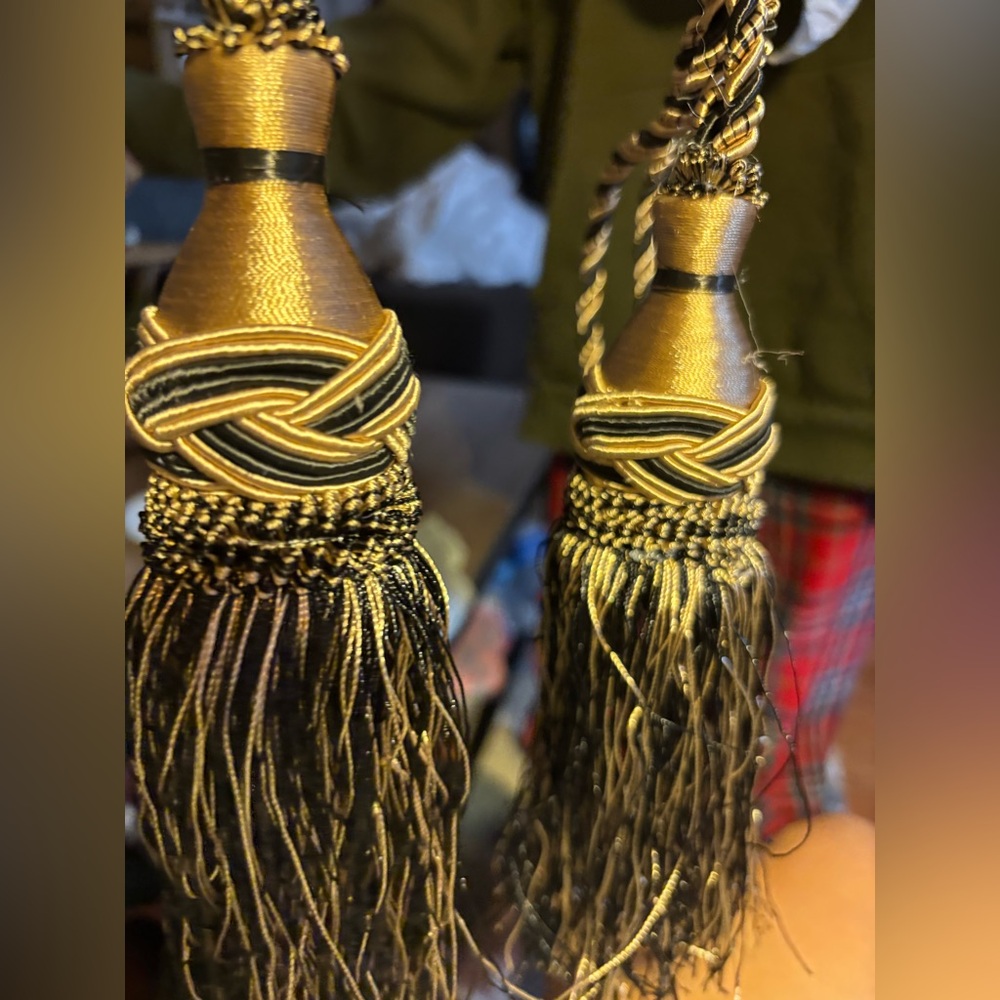 2 packs Bellagio Enterprises Milante Collection tassels, gold and black